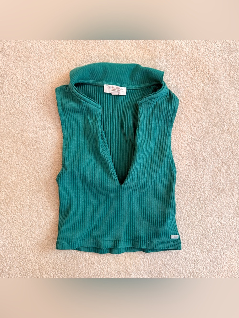 Pacific Republic Pull&Bear Green Ribbed V-Neck Sleeveless Cropped Tank Top small